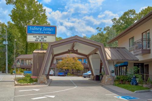 Sidney James Mountain Lodge