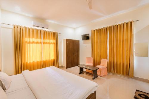 Deluxe Double Room image 1