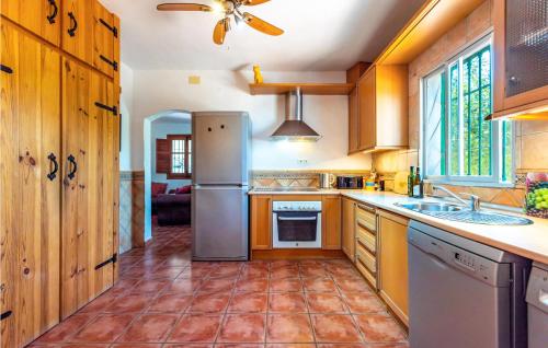 Pet Friendly Home In Iznate With Kitchen