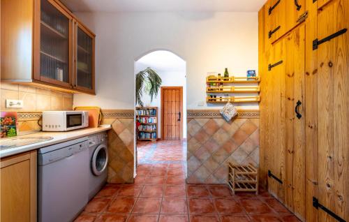 Pet Friendly Home In Iznate With Kitchen