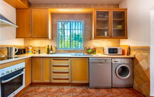 Pet Friendly Home In Iznate With Kitchen