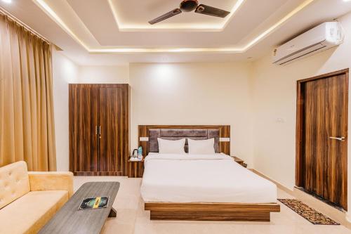 King Suite image 2