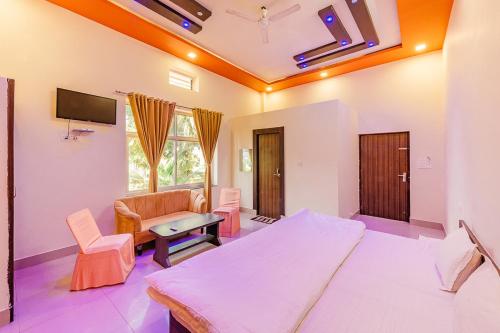 Deluxe Double Room image 8