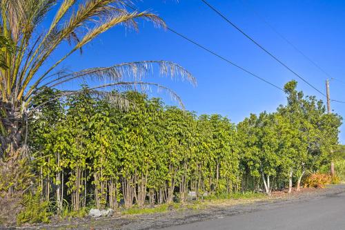 Peaceful Milolii Cottage with Ocean and Sunset Views!