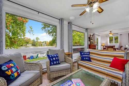 Cozy Waterfront Cottage, WiFi-Netflix-Dog Friendly in Lanark (ON)