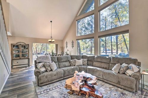 B&B Lake of the Woods - Pet Friendly Blue Jay Chalet with Game Room! - Bed and Breakfast Lake of the Woods