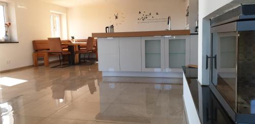 設施, Ferienwohnung Jehl in 艾英