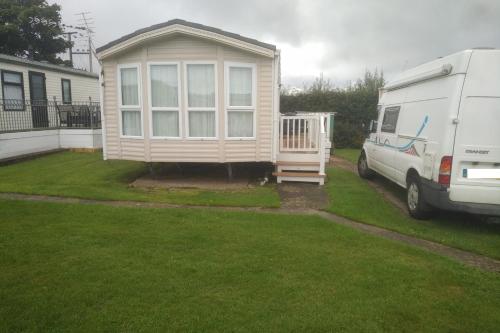 2 bedroom static caravan on quiet park near Caernarfon & Snowdonia