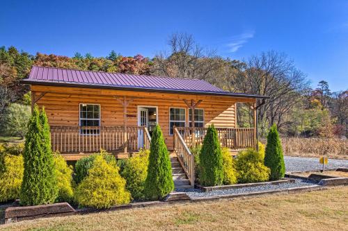 Cozy Cabin Less Than 8 Mi to Great Smoky Mtn Ntl Park