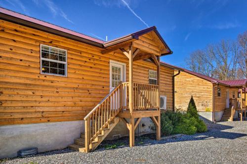 Cozy Cabin Less Than 8 Mi to Great Smoky Mtn Ntl Park