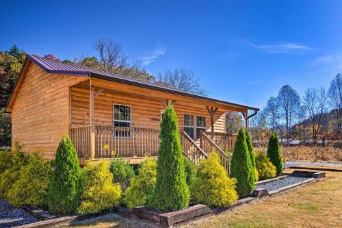 Cozy Cabin Less Than 8 Mi to Great Smoky Mtn Ntl Park