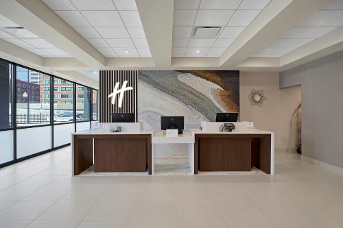 Holiday Inn Hotel & Suites Chicago - Downtown, an IHG Hotel