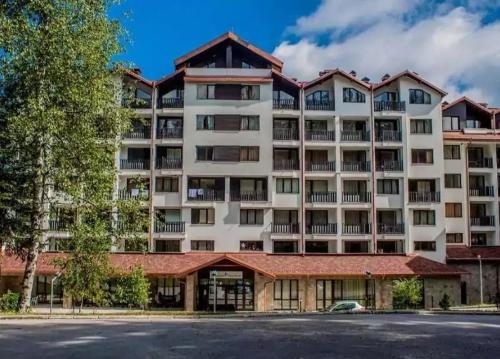 Apartment E23 Borovets Gardens in Бороветс