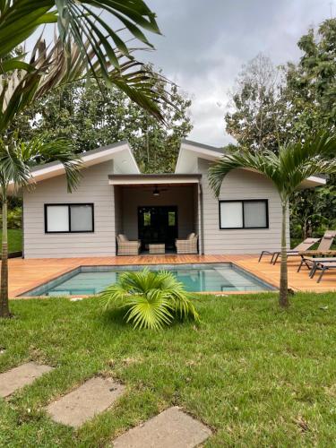 Superbe villa neuve avec piscine