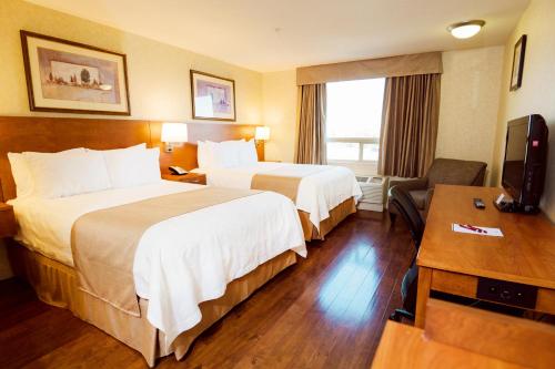 Standard Queen Room with Two QUeen Beds - New Building image 1
