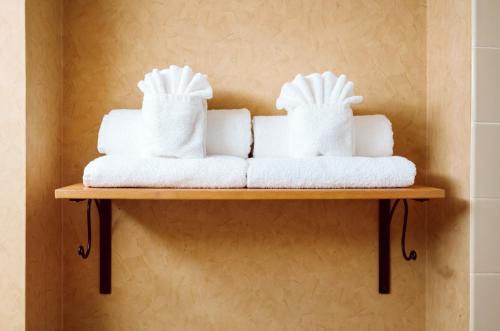 Standard Queen Room with Two QUeen Beds - New Building room in Rosslyn Inn & Suites