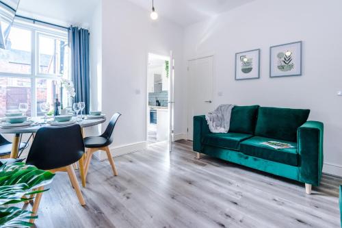 Spacious 4-bed house in Crewe by 53 Degrees Property, ideal for Business & Contractors - Sleeps 7, Crewe (foto 4)