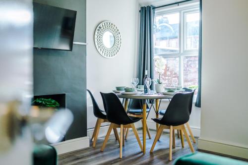 Spacious 4-bed house in Crewe by 53 Degrees Property, ideal for Business & Contractors - Sleeps 7, Crewe (foto 10)