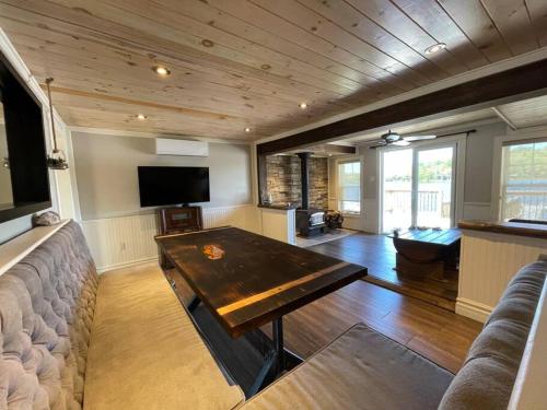 Bespoke Lake Cottage in New Minas (NS)