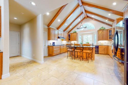 Vista Ridge Hideaway in Canyon Lake, USA