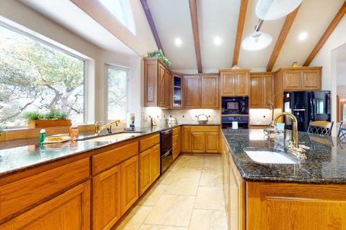 Vista Ridge Hideaway in Canyon Lake, USA