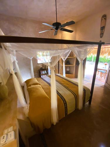 1 king bed, 1 queen bed, 1 twin bed