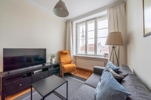 Old Town - Hall Square Apartment, Tallinn (photo 4)