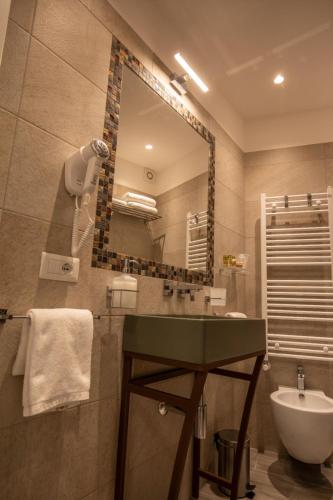 Deluxe Room image 3