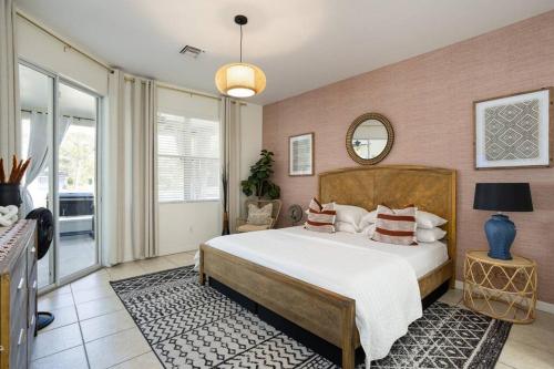 Insta-worthy Boho Chic Family Getaway w/ Hot Tub image