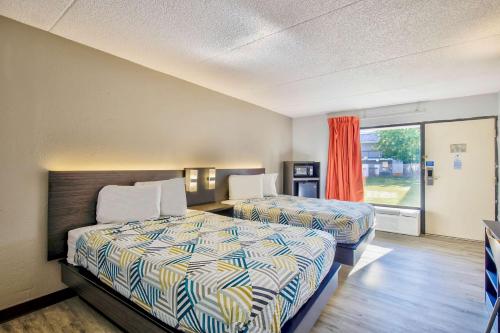 2 double beds
