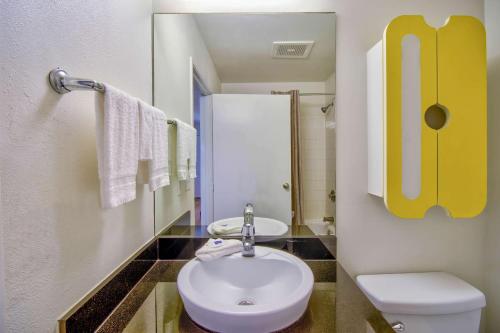 Studio 6-Phoenix AZ - Deer Valley - image 9