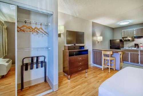 Studio 6-Phoenix AZ - Deer Valley - image 10