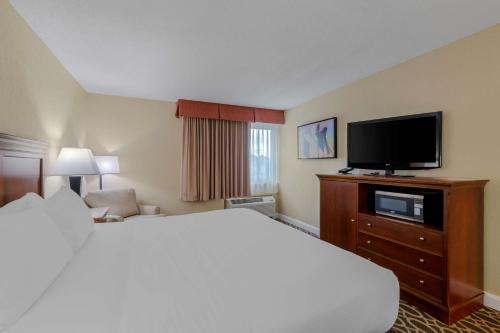 Best Western Plus Wooster Hotel & Conference Center - image 2