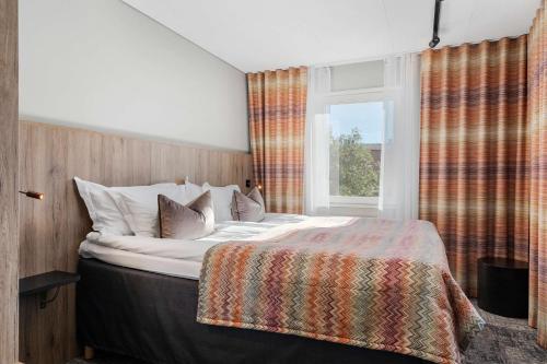 2 bedrooms, 3 beds