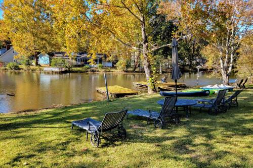 Lakefront Macon Home with Pool, Dock and Fire Pit!