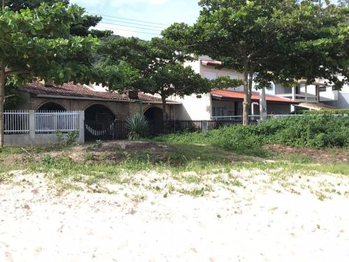 3 bedrooms, 5 beds