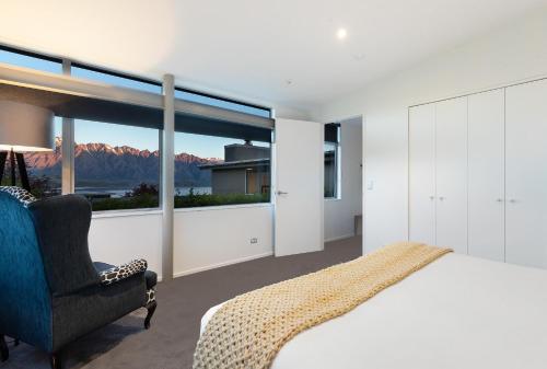 Remarkable Escape Breathtaking Views with Hot Tub - image 5