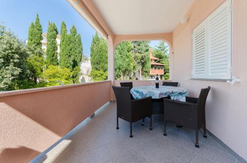 One-Bedroom apartment Standard room in Apartments Slavica