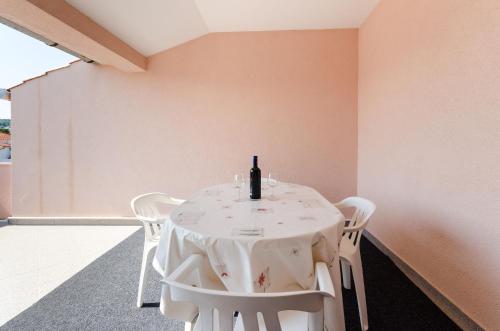 Two-Bedroom Apartment room in Apartments Slavica