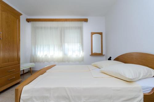 Two-Bedroom Apartment with Terrace image 3