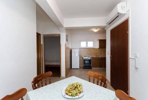 Two-Bedroom Apartment with Terrace image 6