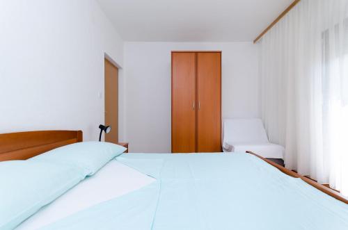 Two-Bedroom Apartment with Balcony image 6