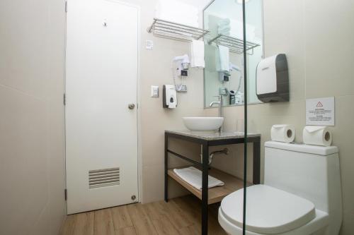 3 twin beds