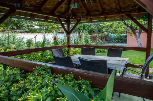 Garden Apartment 2 in Kertvaroš