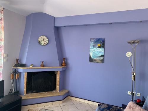  Awesome Home 3' from Metro (M3) Station Agia Paraskevi in Athen