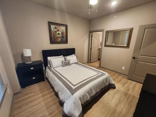 Furnished 2BR Apartment Pool Gym