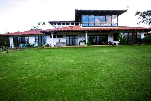 Two Acre Private Costa Rican Villa Volcano Views Gym Hot Tub