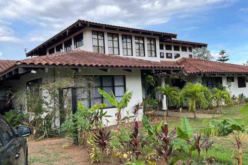 Two Acre Private Costa Rican Villa Volcano Views Gym Hot Tub