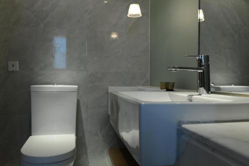 Sinew Exquisite Hotel