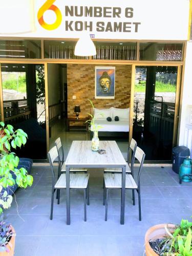 Number SIX house for up to 5 guests with 2 bedrooms เกาะเสม็ด